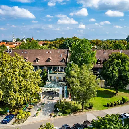 Hotel Im Park 4*