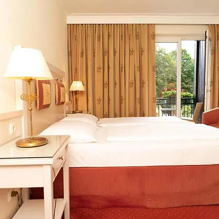 Hotel Im Park 4*